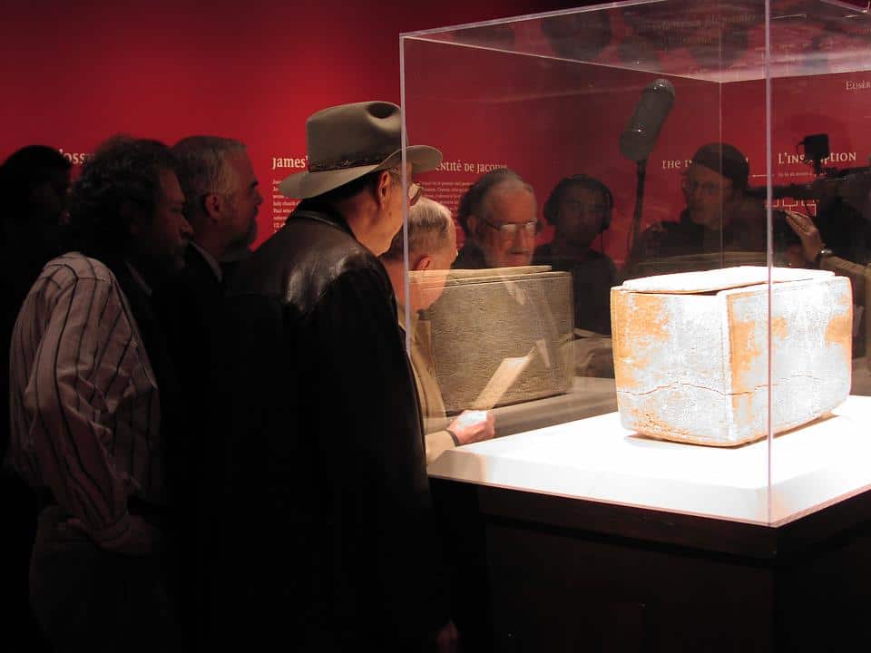 James Ossuary Viewing, Toronto, 2002. Credit: Lori L. Woodall